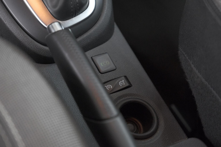 Renault Captur TCe 120 Intens | Trekhaak | Navigatie | Camera | Dodehoek Detectie