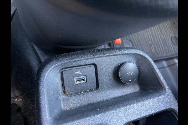 Ford Transit Connect 1.5 EcoBlue L2 Trend / vaste prijs rijklaar € 11.950 ex btw / distributie riem compleet vervangen / lease vanaf € 256 / airco / cruise / trekhaak / 17 inch velgen / euro 6 diesel