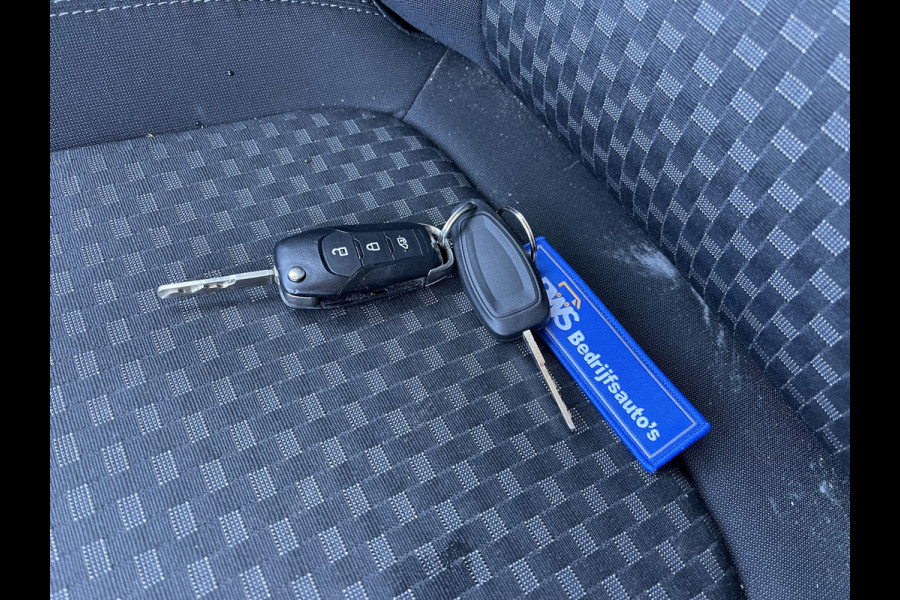 Ford Transit Connect 1.5 EcoBlue L2 Trend / vaste prijs rijklaar € 11.950 ex btw / distributie riem compleet vervangen / lease vanaf € 256 / airco / cruise / trekhaak / 17 inch velgen / euro 6 diesel