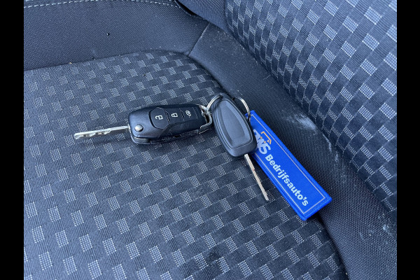 Ford Transit Connect 1.5 EcoBlue L2 Trend / vaste prijs rijklaar € 11.950 ex btw / distributie riem compleet vervangen / lease vanaf € 256 / airco / cruise / trekhaak / 17 inch velgen / euro 6 diesel
