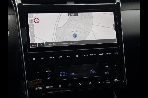 Hyundai Tucson 1.6 T-GDI PHEV Premium Sky 4WD | 97% SOH | Trekhaak | Pano | Leder + Memory | 360 Camera | Winter Pack