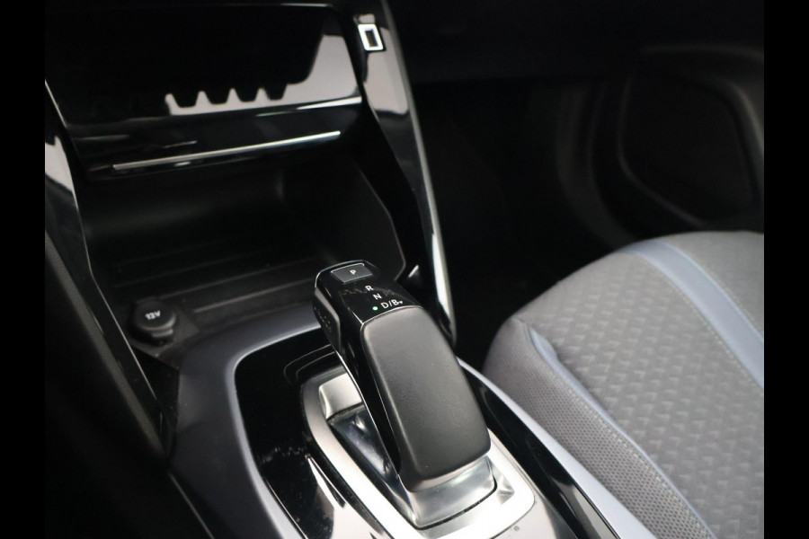 Peugeot e-2008 EV ALLURE 50 kWh + CAMERA | LED | PRIVACY | APPLE CARPLAY | ANDROID AUTO