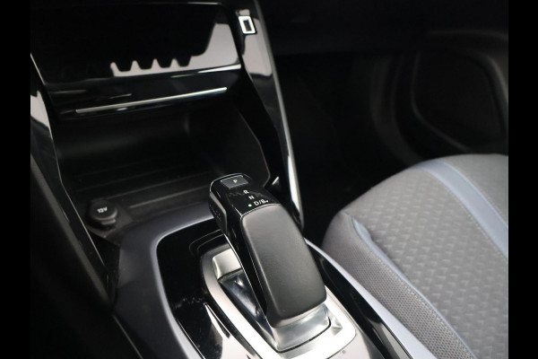 Peugeot e-2008 EV ALLURE 50 kWh + CAMERA | LED | PRIVACY | APPLE CARPLAY | ANDROID AUTO