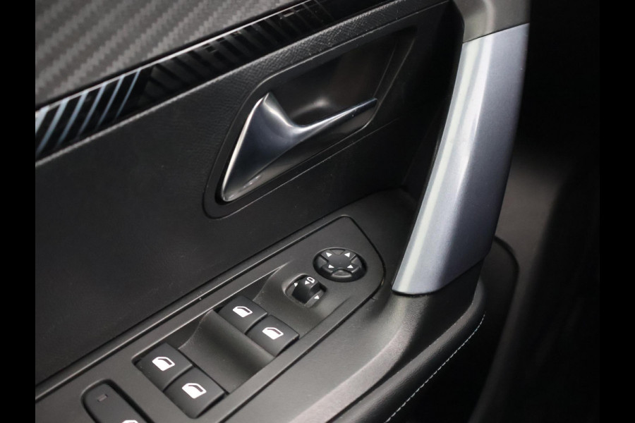 Peugeot e-2008 EV ALLURE 50 kWh + CAMERA | LED | PRIVACY | APPLE CARPLAY | ANDROID AUTO