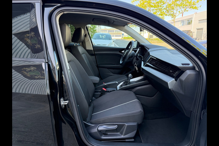 Audi A1 SPORTBACK 30 TFSI ECC/PDC V&A/LMV-17/Apple CarPlay