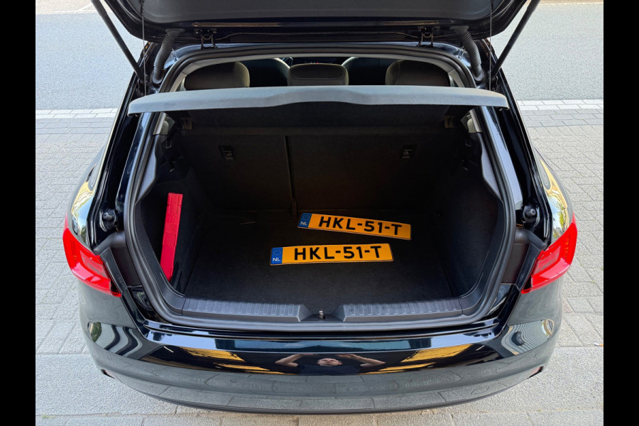 Audi A1 SPORTBACK 30 TFSI ECC/PDC V&A/LMV-17/Apple CarPlay