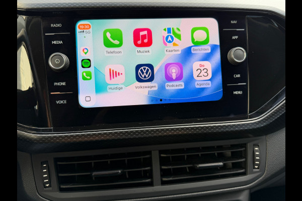Volkswagen T-Cross 1.0 TSI Life Business Automaat 110Pk / Navi Carplay / Camera / Climate / Cruise / 16".