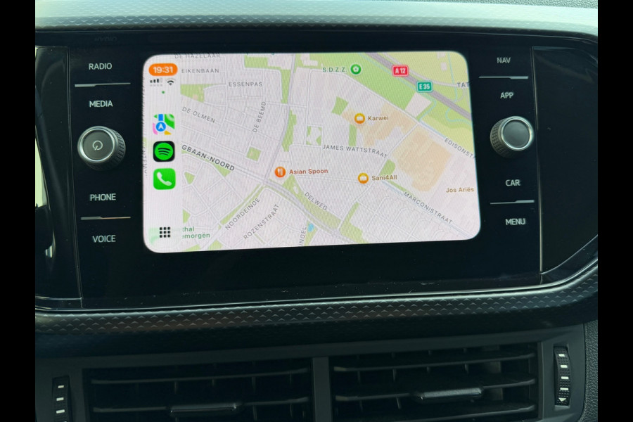 Volkswagen T-Cross 1.0 TSI Life Business Automaat 110Pk / Navi Carplay / Camera / Climate / Cruise / 16".