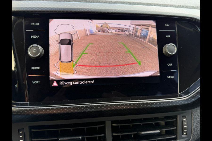 Volkswagen T-Cross 1.0 TSI Life Business Automaat 110Pk / Navi Carplay / Camera / Climate / Cruise / 16".