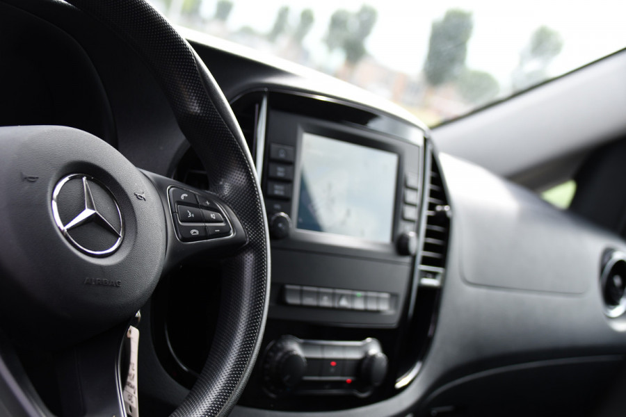 Mercedes-Benz Vito 116 CDI L2 Black Edition Cruise, Carplay, LED, 164pk, Sensoren, Multimedia, Automaat, NAVI, Uniek!