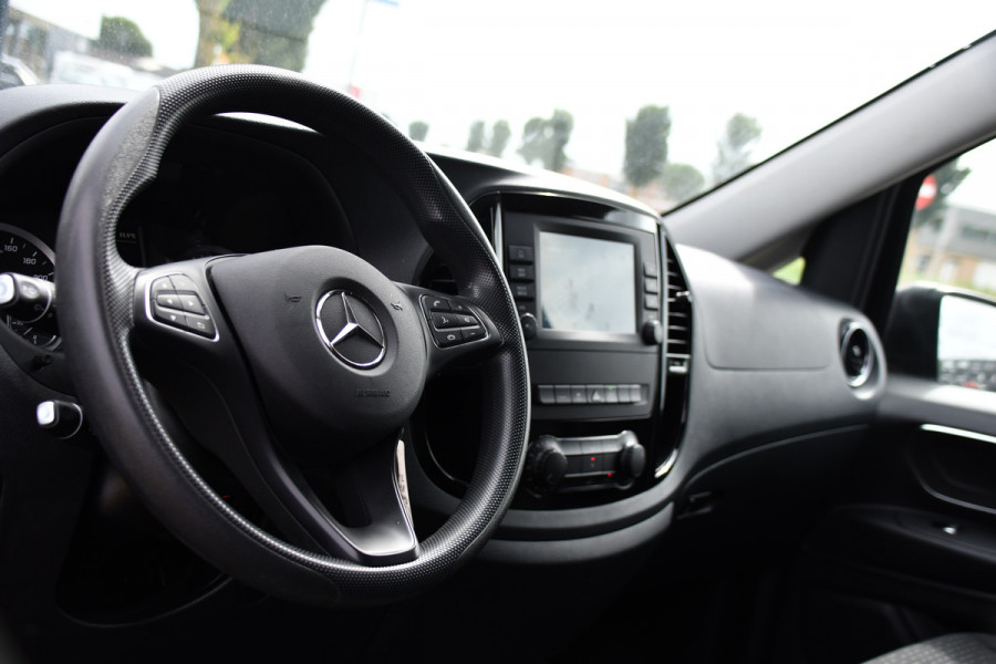 Mercedes-Benz Vito 116 CDI L2 Black Edition Cruise, Carplay, LED, 164pk, Sensoren, Multimedia, Automaat, NAVI, Uniek!