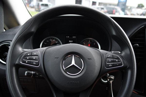 Mercedes-Benz Vito 116 CDI L2 Black Edition Cruise, Carplay, LED, 164pk, Sensoren, Multimedia, Automaat, NAVI, Uniek!