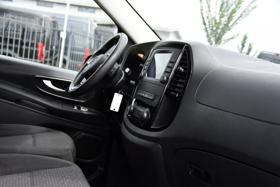 Mercedes-Benz Vito 116 CDI L2 Black Edition Cruise, Carplay, LED, 164pk, Sensoren, Multimedia, Automaat, NAVI, Uniek!