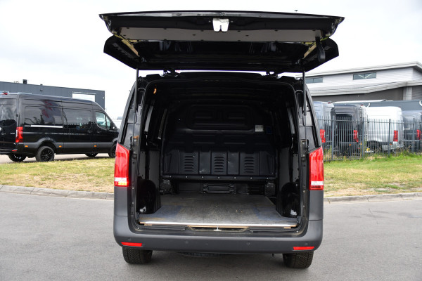 Mercedes-Benz Vito 116 CDI L2 Black Edition Cruise, Carplay, LED, 164pk, Sensoren, Multimedia, Automaat, NAVI, Uniek!