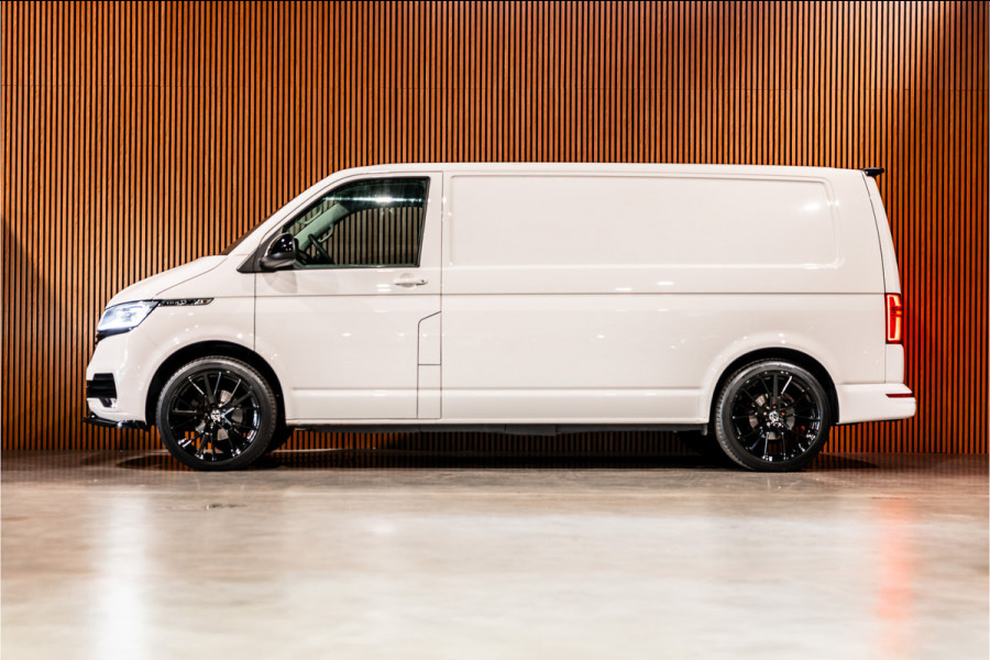 Volkswagen Transporter T6.1 2.0 TDI 150 PK DSG L2H1 | BOTT Inrichting | Bi-Xenon | Camera | CarPlay | Navigatie | Stoelverwarming | Climate control | Cruise control | Dealer onderhouden | Nieuwe APK