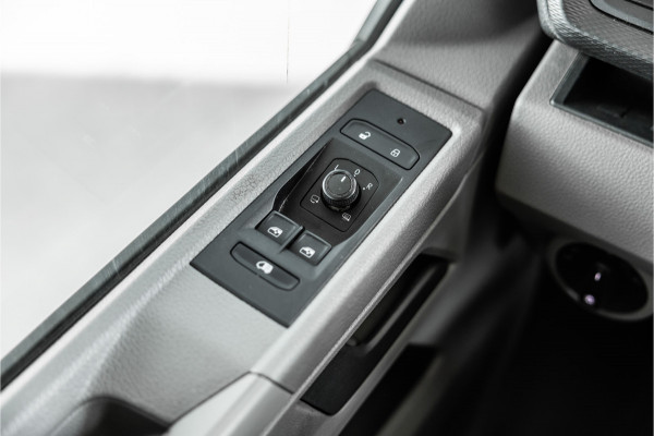 Volkswagen Transporter T6.1 2.0 TDI 150 PK DSG L2H1 | BOTT Inrichting | Bi-Xenon | Camera | CarPlay | Navigatie | Stoelverwarming | Climate control | Cruise control | Dealer onderhouden | Nieuwe APK