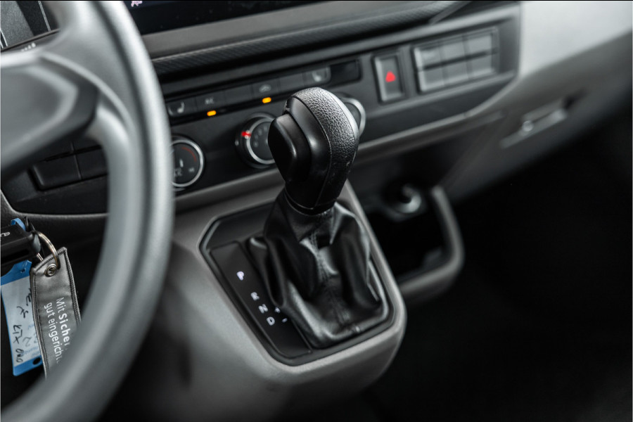Volkswagen Transporter T6.1 2.0 TDI 150 PK DSG L2H1 | BOTT Inrichting | Bi-Xenon | Camera | CarPlay | Navigatie | Stoelverwarming | Climate control | Cruise control | Dealer onderhouden | Nieuwe APK