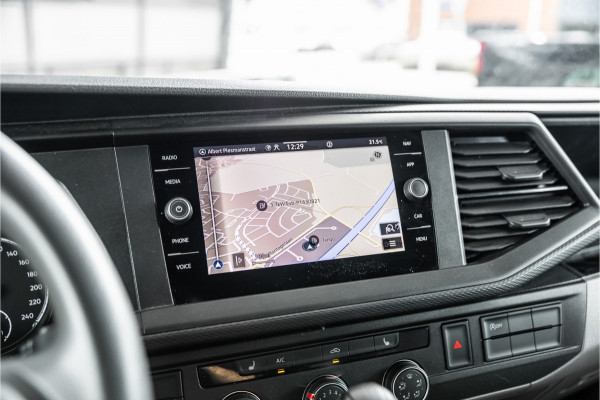 Volkswagen Transporter T6.1 2.0 TDI 150 PK DSG L2H1 | BOTT Inrichting | Bi-Xenon | Camera | CarPlay | Navigatie | Stoelverwarming | Climate control | Cruise control | Dealer onderhouden | Nieuwe APK