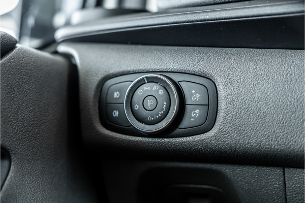 Ford Transit Custom 300 2.0 TDCI 170 PK L2H1 Limited DC | Bi-Xenon | ACC | L+R Schuifdeur | CarPlay | Camera | Stoelverwarming | Navigatie | Orig. NL Auto | 1e eigenaar | Nieuwe APK