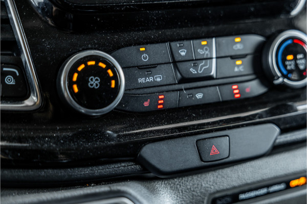 Ford Transit Custom 300 2.0 TDCI 170 PK L2H1 Limited DC | Bi-Xenon | ACC | L+R Schuifdeur | CarPlay | Camera | Stoelverwarming | Navigatie | Orig. NL Auto | 1e eigenaar | Nieuwe APK