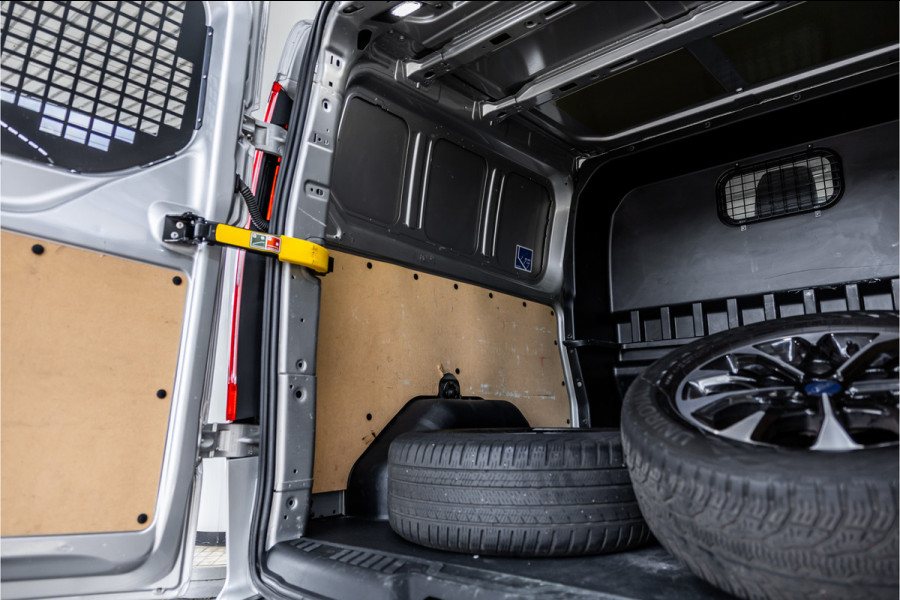 Ford Transit Custom 300 2.0 TDCI 170 PK L2H1 Limited DC | Bi-Xenon | ACC | L+R Schuifdeur | CarPlay | Camera | Stoelverwarming | Navigatie | Orig. NL Auto | 1e eigenaar | Nieuwe APK