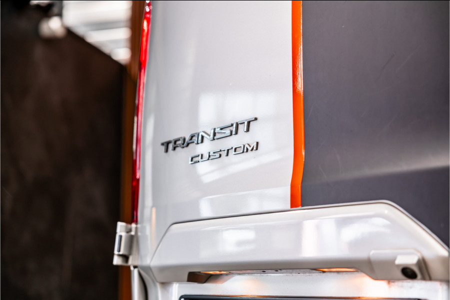 Ford Transit Custom 300 2.0 TDCI 170 PK L2H1 Limited DC | Bi-Xenon | ACC | L+R Schuifdeur | CarPlay | Camera | Stoelverwarming | Navigatie | Orig. NL Auto | 1e eigenaar | Nieuwe APK