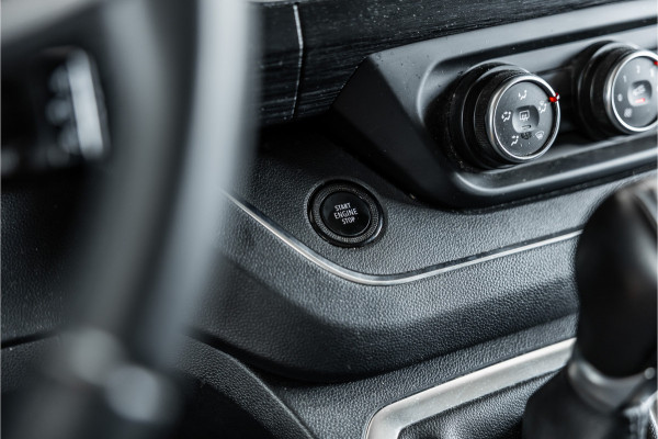 Renault Trafic 2.0 dCi 150 PK DC | Dubbel cabine | 6-Zitter | L+R Schuifdeur | Camera | Trekhaak | CarPlay | Navigatie | Nieuwe APK