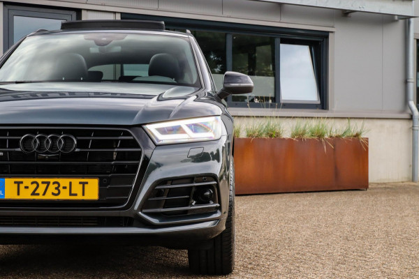 Audi Q5 55 TFSI e Quattro Competition Pro Line S S-Line 367pk Automaat 1e|Panoramadak|Virtual Cockpit|Kuipstoelen|LED Matrix|Black