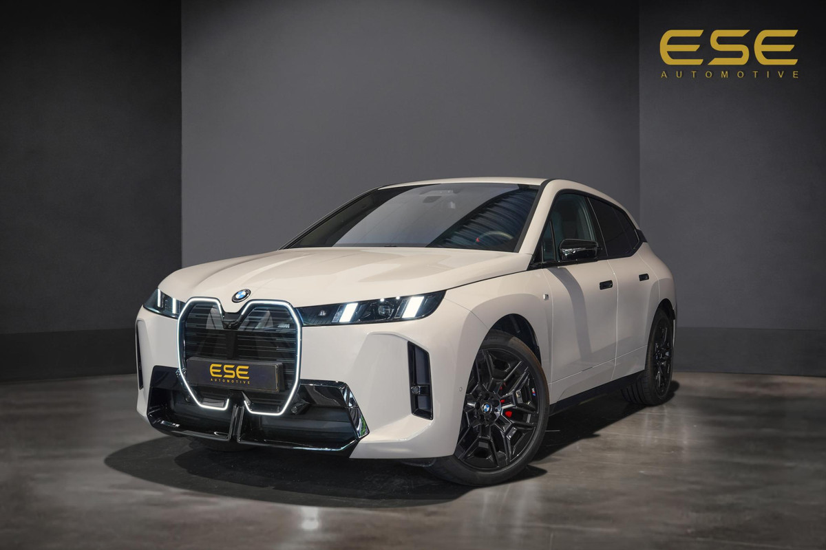 BMW iX xDrive M70 112 kWh | Suite Amido | Snelwegassistent* | 22 kW | 22'' 1027M | Harman/kardon