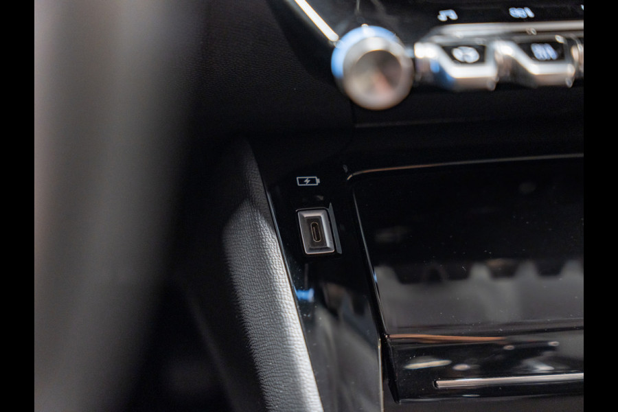 Peugeot 208 1.2 AUT PureTech Blue Allure, Apple Carplay, Virtual Cockpit, Camera, Clima, Navi, Cruise, Voll Onderhouden