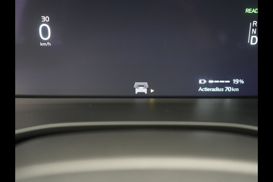 Volvo XC40 Recharge Ultimate 69 kWh 232pk Dealer O.H | Trekhaak Af Fabriek | Panodak | 360 Camera | Adaptive Cruise | Harman / Kardon | Alcantara Sportstoelen Memory & Verwarmd | BLIS | Keyless | Apple Carplay | Pilot Assist | Stuurverwarming | Google Assistant & Maps | Navigatie | DAB | 19"L.M |