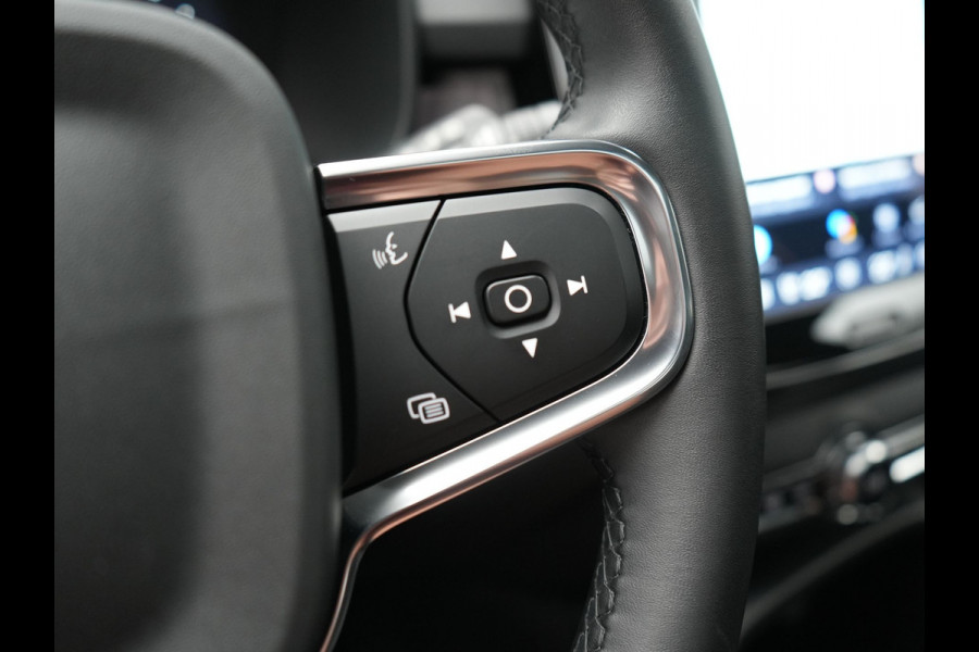 Volvo XC40 Recharge Ultimate 69 kWh 232pk Dealer O.H | Trekhaak Af Fabriek | Panodak | 360 Camera | Adaptive Cruise | Harman / Kardon | Alcantara Sportstoelen Memory & Verwarmd | BLIS | Keyless | Apple Carplay | Pilot Assist | Stuurverwarming | Google Assistant & Maps | Navigatie | DAB | 19"L.M |