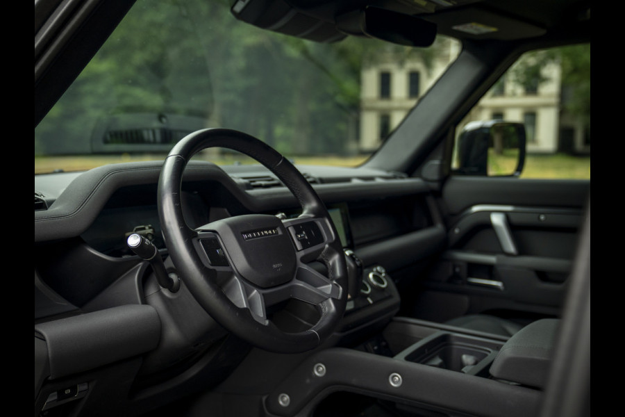 Land Rover Defender 110 3.0 P400 110 X-Dynamic HSE | Pano-dak | Meridian | 1e eigenaar
