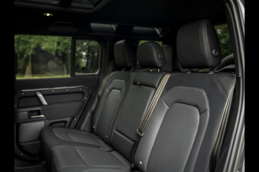 Land Rover Defender 110 3.0 P400 110 X-Dynamic HSE | Pano-dak | Meridian | 1e eigenaar