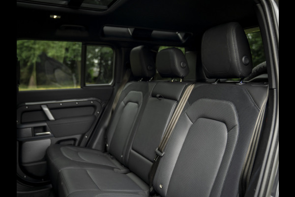 Land Rover Defender 110 3.0 P400 110 X-Dynamic HSE | Pano-dak | Meridian | 1e eigenaar
