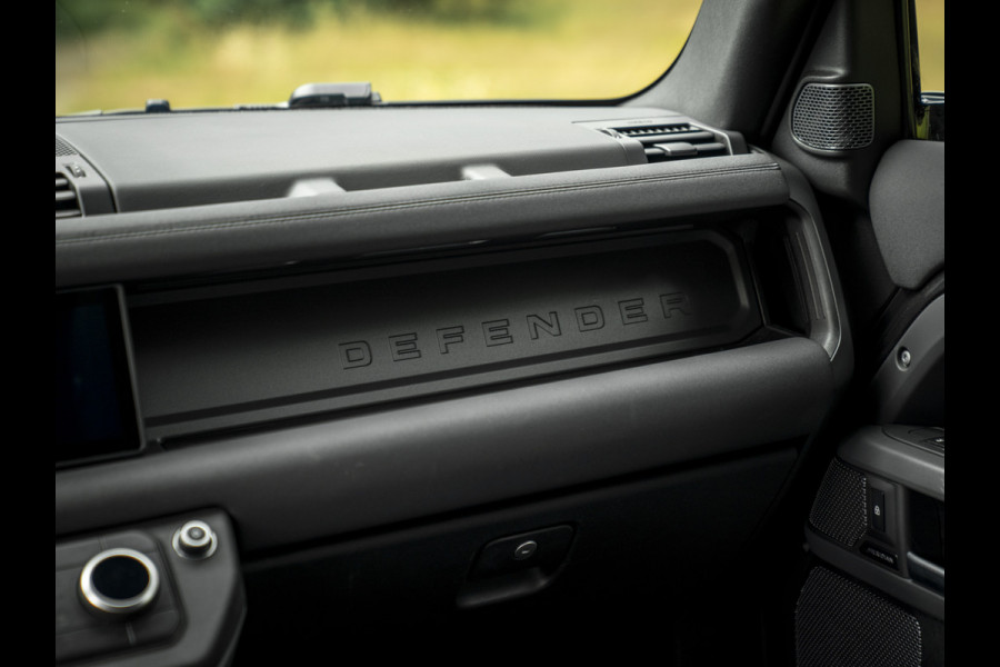 Land Rover Defender 110 3.0 P400 110 X-Dynamic HSE | Pano-dak | Meridian | 1e eigenaar