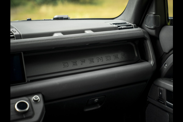 Land Rover Defender 110 3.0 P400 110 X-Dynamic HSE | Pano-dak | Meridian | 1e eigenaar