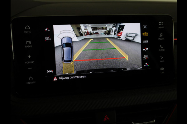 Škoda Kamiq 1.0 TSI Monte Carlo 116pk DSG | Panoramadak | Navigatie-pakket | Travel-pakket | Winter-pakket | Apple Carplay/Android auto | Cruise control electronic  | lichtmetalen velgen 17" | Matrix LED koplampen |