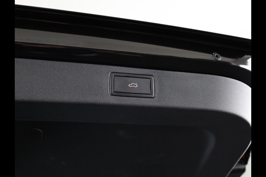 Škoda Kamiq 1.0 TSI Monte Carlo 116pk DSG | Panoramadak | Navigatie-pakket | Travel-pakket | Winter-pakket | Apple Carplay/Android auto | Cruise control electronic  | lichtmetalen velgen 17" | Matrix LED koplampen |