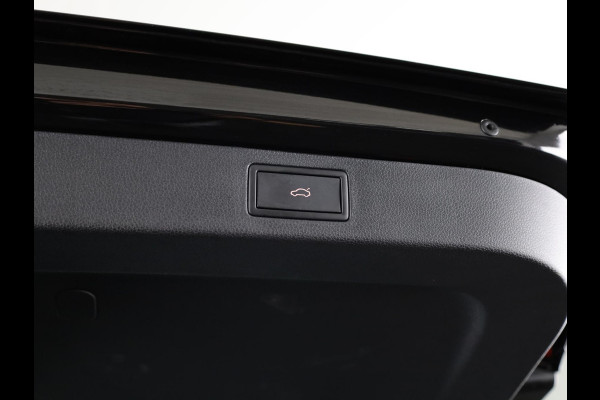 Škoda Kamiq 1.0 TSI Monte Carlo 116pk DSG | Panoramadak | Navigatie-pakket | Travel-pakket | Winter-pakket | Apple Carplay/Android auto | Cruise control electronic  | lichtmetalen velgen 17" | Matrix LED koplampen |