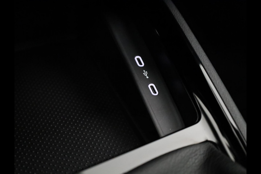 Škoda Kamiq 1.0 TSI Monte Carlo 116pk DSG | Panoramadak | Navigatie-pakket | Travel-pakket | Winter-pakket | Apple Carplay/Android auto | Cruise control electronic  | lichtmetalen velgen 17" | Matrix LED koplampen |