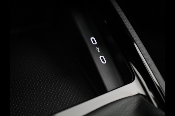 Škoda Kamiq 1.0 TSI Monte Carlo 116pk DSG | Panoramadak | Navigatie-pakket | Travel-pakket | Winter-pakket | Apple Carplay/Android auto | Cruise control electronic  | lichtmetalen velgen 17" | Matrix LED koplampen |
