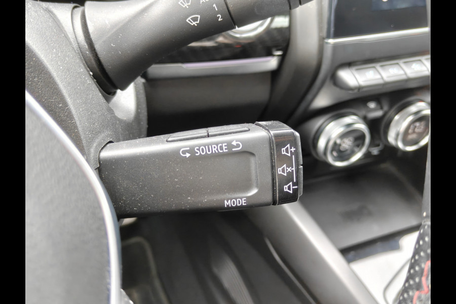Renault Arkana 1.6 E-Tech Hybrid 145 R.S. Line / Trekhaak / Carplay / Keyless / Bose / Camera / Verw. V. stoelen & stuur / Leder / LED /