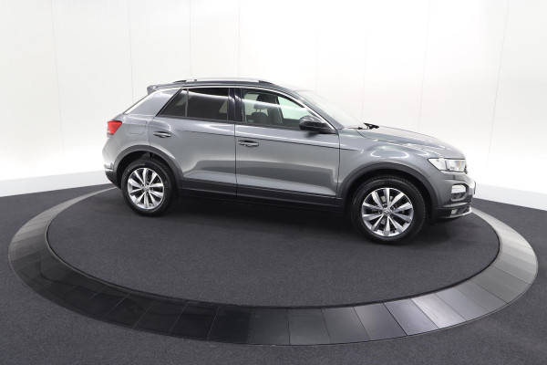 Volkswagen T-Roc 1.0 TSI Style Business 116pk | Trekhaak | Adaptieve Cruise Control | Elektronische Kofferklep | Apple Carplay