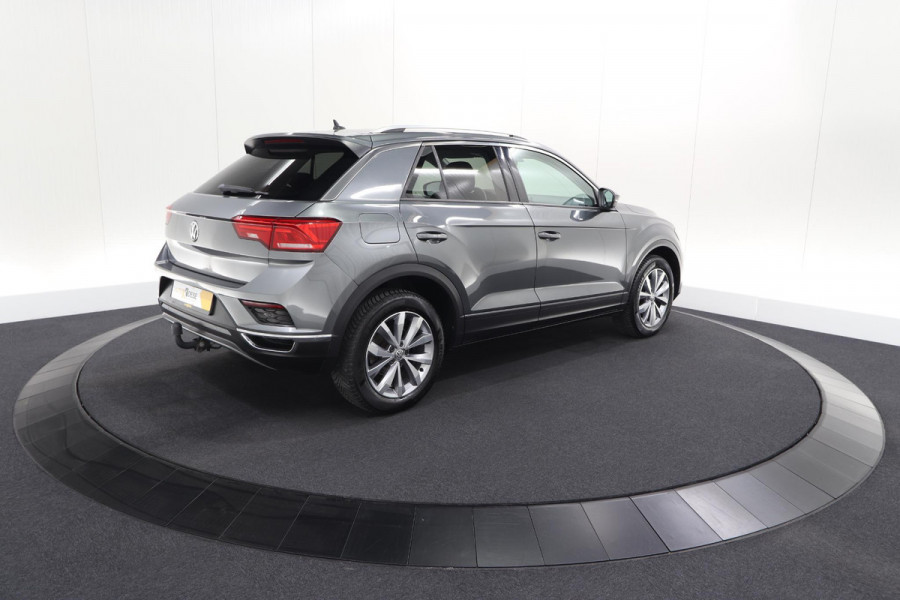 Volkswagen T-Roc 1.0 TSI Style Business 116pk | Trekhaak | Adaptieve Cruise Control | Elektronische Kofferklep | Apple Carplay