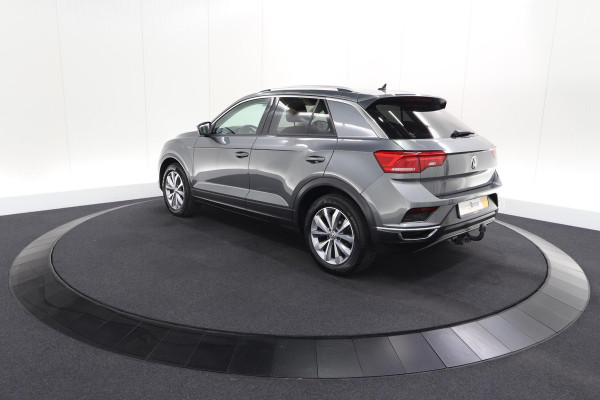 Volkswagen T-Roc 1.0 TSI Style Business 116pk | Trekhaak | Adaptieve Cruise Control | Elektronische Kofferklep | Apple Carplay