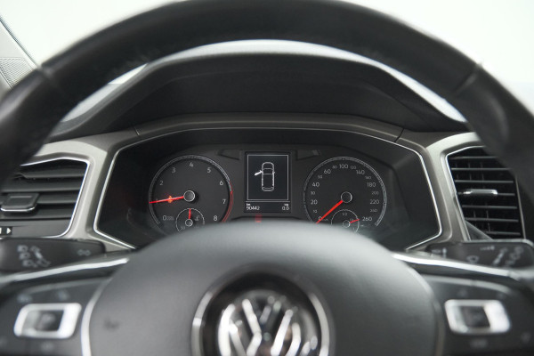 Volkswagen T-Roc 1.0 TSI Style Business 116pk | Trekhaak | Adaptieve Cruise Control | Elektronische Kofferklep | Apple Carplay