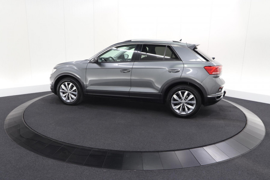 Volkswagen T-Roc 1.0 TSI Style Business 116pk | Trekhaak | Adaptieve Cruise Control | Elektronische Kofferklep | Apple Carplay