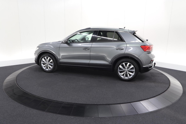 Volkswagen T-Roc 1.0 TSI Style Business 116pk | Trekhaak | Adaptieve Cruise Control | Elektronische Kofferklep | Apple Carplay