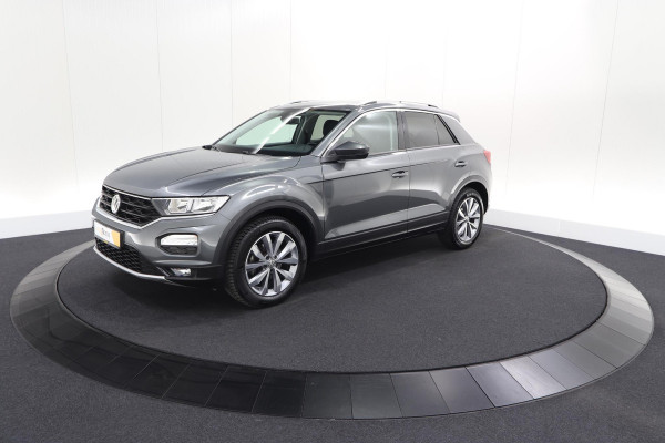 Volkswagen T-Roc 1.0 TSI Style Business 116pk | Trekhaak | Adaptieve Cruise Control | Elektronische Kofferklep | Apple Carplay